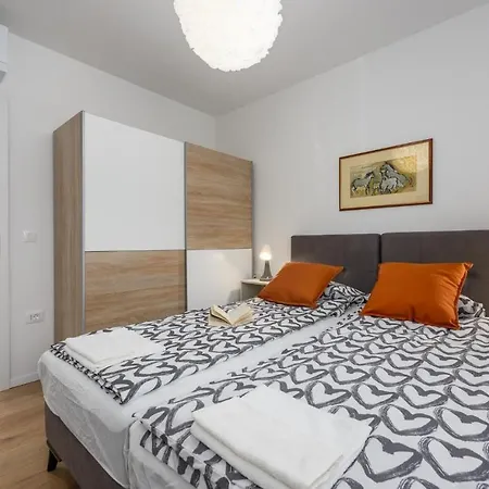 Lucija Apartment