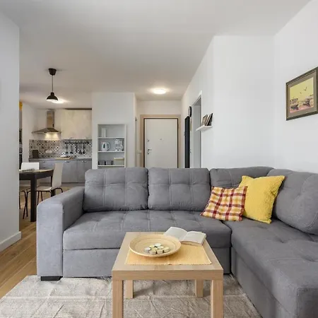 Lucija Apartment