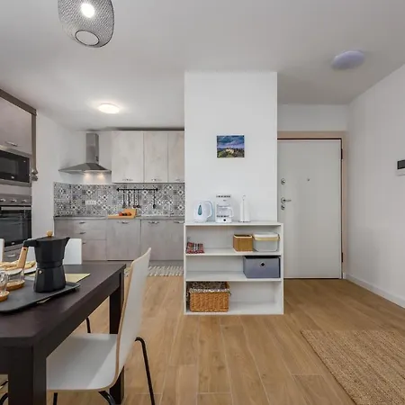Lucija Apartment