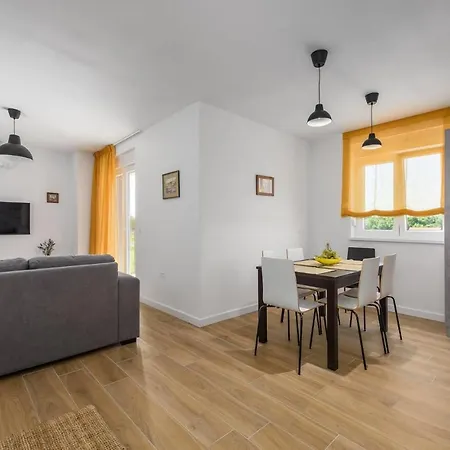 Lucija Apartmán *